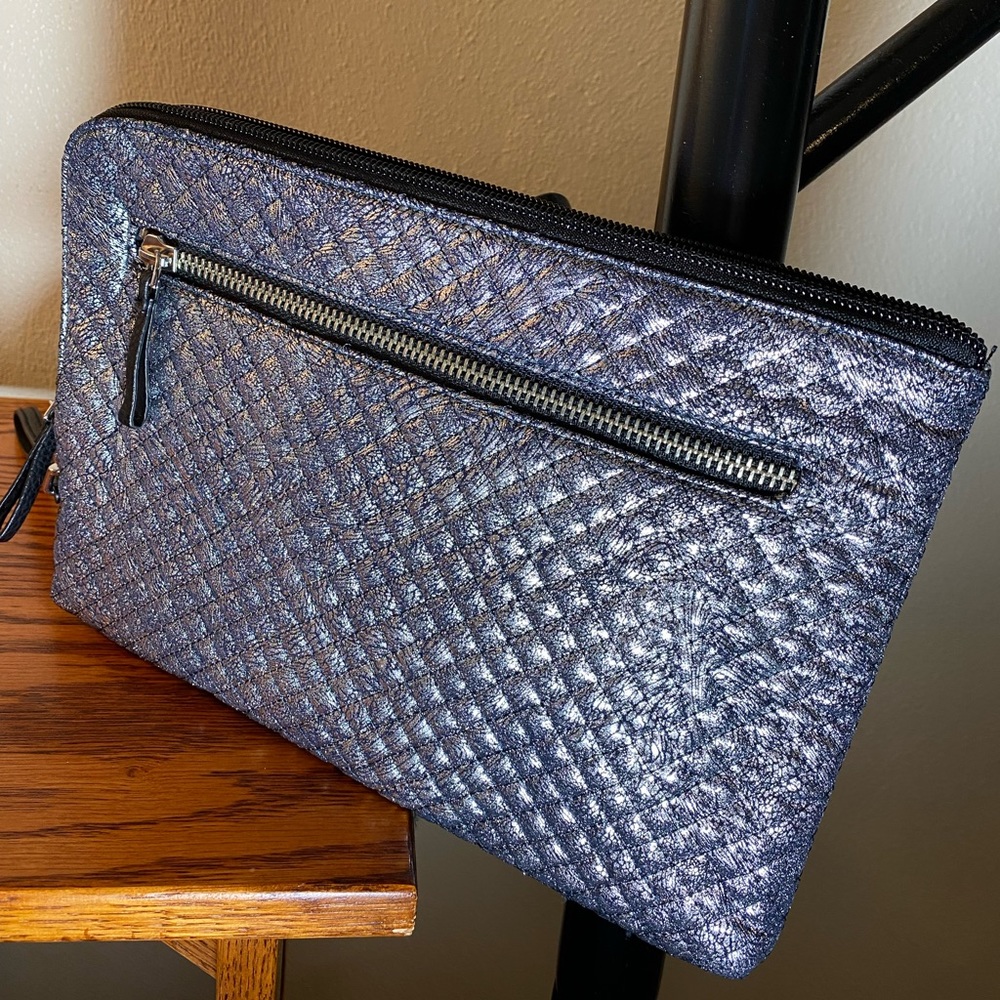 Vera Bradley Clutch / Wristlet, Silver / Black Metallic / Never Used / Travel